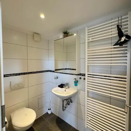 Gemuetliches In Zentral Mit Balkon *