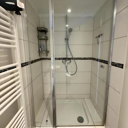 Gemuetliches In Zentral Mit Balkon بريمين