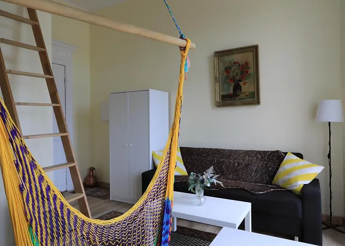 Gemuetliches In Zentral Mit Balkon Brémy